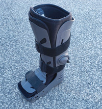 New Medium Air Cast Boot Brand new condition 