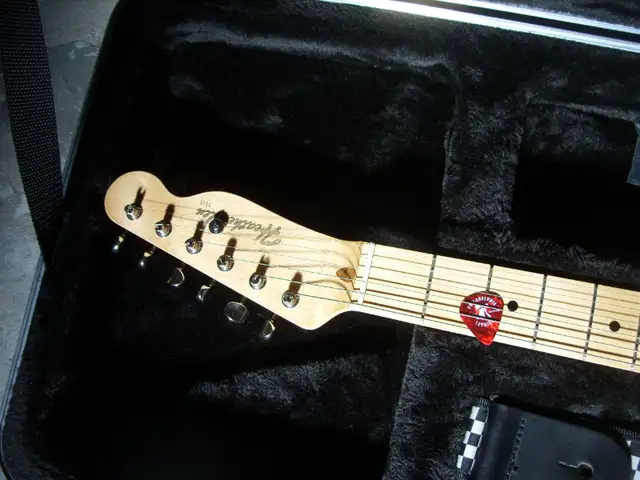 Knotty Pine Heatherglen telecaster in Guitars in Windsor Region - Image 7
