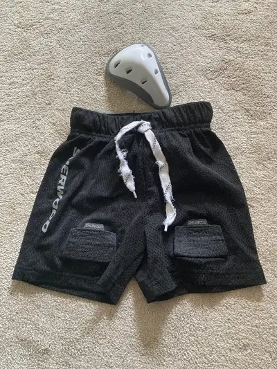 Youth Hockey shorts - large, View more