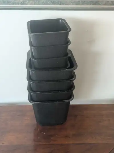 I am selling a set of planting pots ideal for starting your spring garden. These pots have been prev...