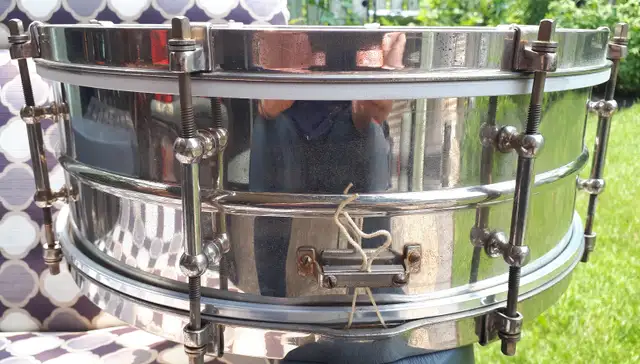 1930's Vintage Ludwig Pioneer Snare Drum. 8 Lug Brass Shell. in Drums & Percussion in Oakville / Halton Region - Image 6