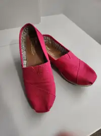 Toms shoes - women's size 7
