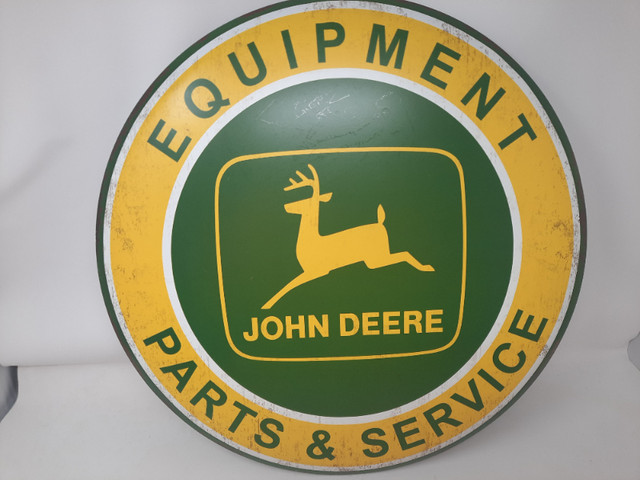 John deere 18" round sign in Arts & Collectibles in Sarnia - Image 2