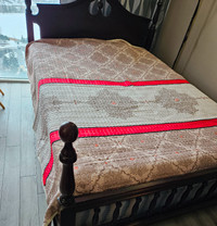 Quee bed with frame, wooden headrest, footrest, box and mattress