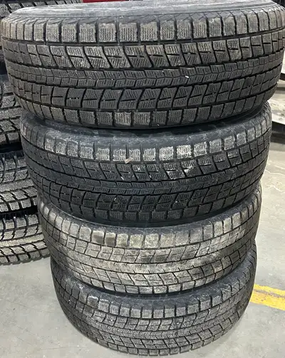 Off a Dodge Grand Caravan Size: 225/65R17 Center Bore / Hub Bore: 71.6 mm Bolt Pattern: 5x127 Tire D...