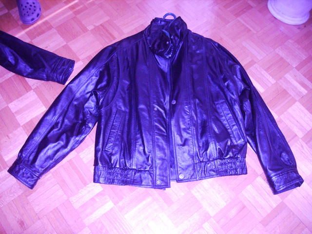 Deux veste de cuirs sport de marque (Wilsons Leather). dans Articles multiples  à Ville de Québec
