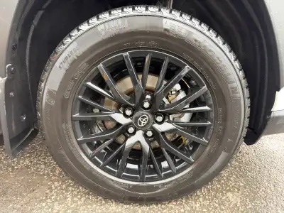 Michelin X ice Snow SUV Winter Tires with Alloy rim 225 65 R17 Barely used and in excellent conditio...