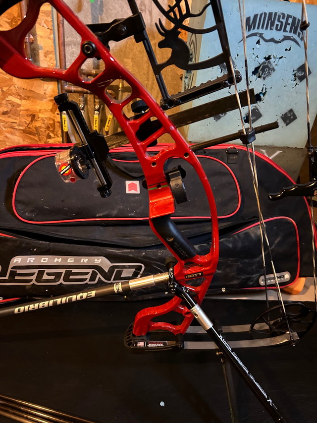 Hoyt Ignite compound bow in Fishing, Camping & Outdoors in Charlottetown - Image 3