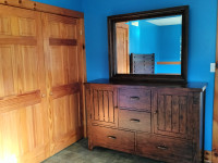 Queen wood bedroom set - furniture