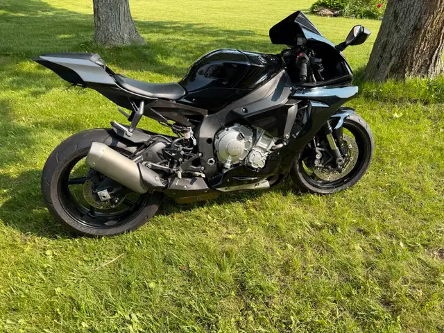 2015 Yamaha YZF R1s in Sport Bikes in City of Toronto - Image 8