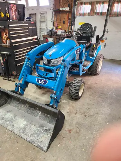 2016 LS MT125 tractor 4x4 3 cylinder yanmar diesel Only 425 hours on it and counting i still use it...