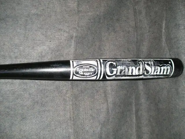 Softball Bats, Wood, Louisville Slugger in Baseball & Softball in City of Toronto - Image 5