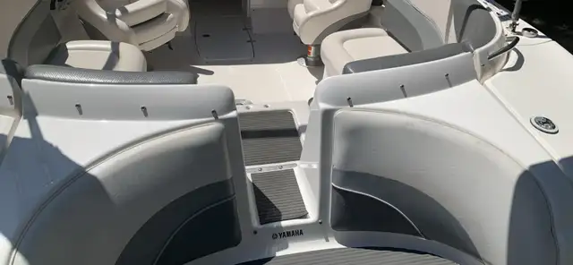 Bateau Yamaha AR230 23 pieds 2006 in Powerboats & Motorboats in Sherbrooke - Image 7