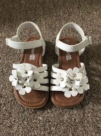 NEW Girl’s Size 7 SmartFit Sandals