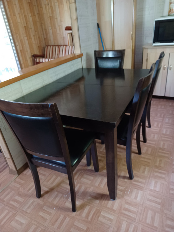 Meuble pas chers à vendre Dining Tables & Sets Gatineau Kijiji
