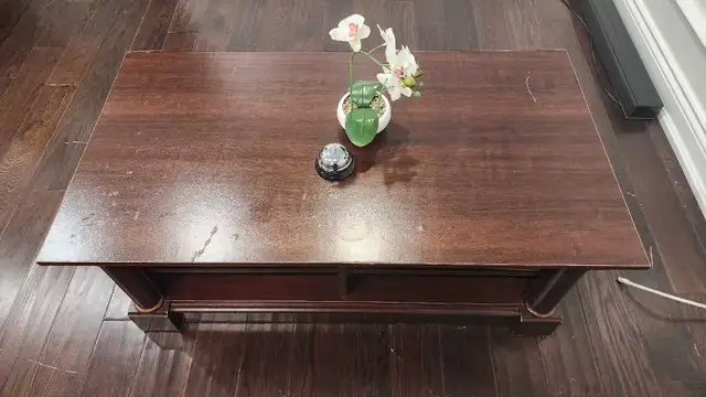 Coffee Table in Coffee Tables in Ottawa - Image 3