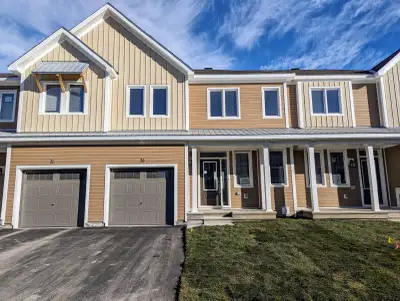 Available for Dec 1st Address: 36 Chasing grove, Richmond, Ottawa This Beautiful 2-Storey Townhouse...
