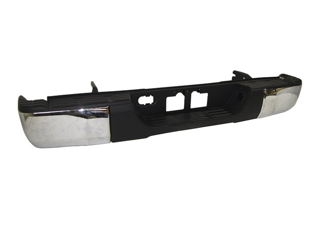 NEUF Pare-Chocs COMPLET Arriere Tundra 2014 Rear Bumper Assy NEW in Auto Body Parts in Longueuil / South Shore - Image 2