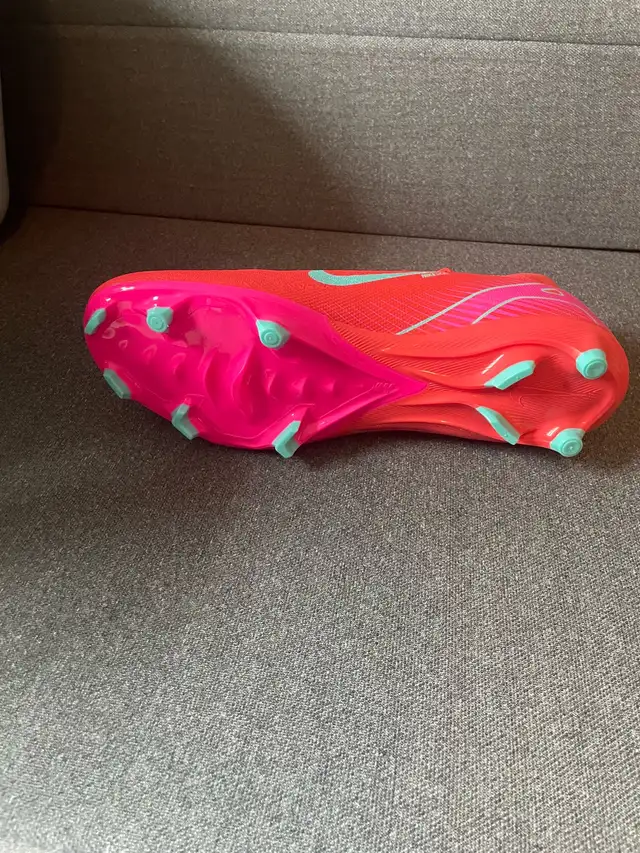 Nike Mercurial Superfly  hybrid soccer/football cleats. in Soccer in Ottawa - Image 6