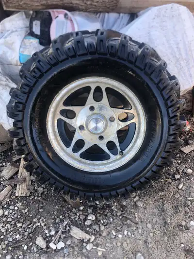 2006 arctic cat 26x 12-12 rim mud wolf tire good for spare