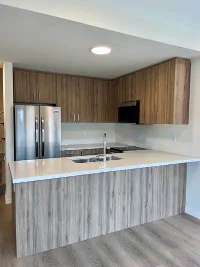 NEVER lived townhouse for rent
