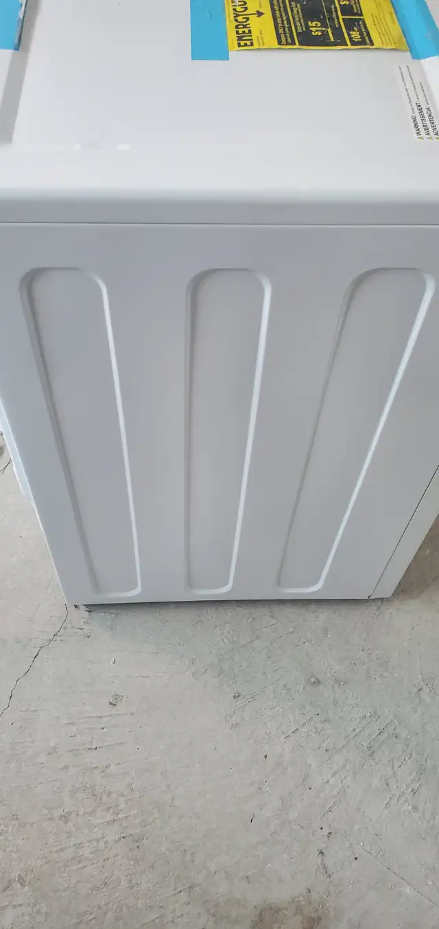 2 in 1 Washer/Dryer For Sale. Barely Used. >2yrs Old  $800 in Washers & Dryers in Markham / York Region - Image 4