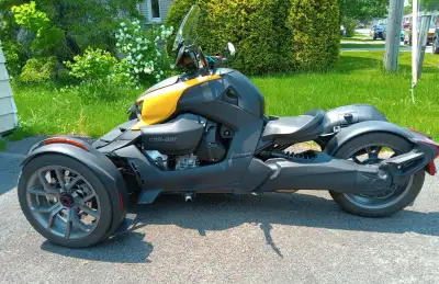 Ce superbe Ryker est prêt pour vous faire vivre des émotions fortes ! Prenez plaisir à le conduire s...