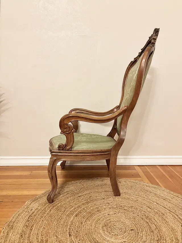 antique carved parlour chair in Chairs & Recliners in Nelson - Image 6