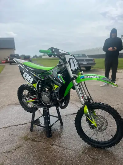 We’ll maintained bike. new air filter just put in, comes with triangle stand and paddock stand. bike...