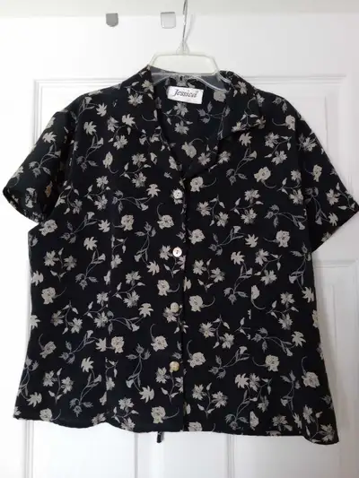 Short sleeve polyester top size M/L, View more