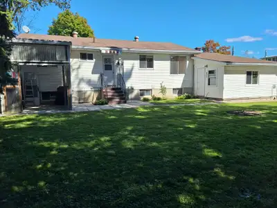 FOR RENT - Spacious 1 bedroom apartment in Arnprior. $1600.00 month (utilities included) * Basement...