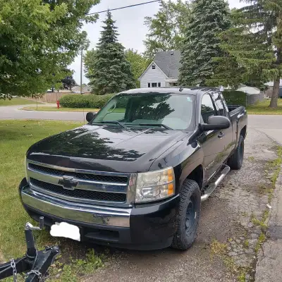 Selling as is need driver side hub,abs is acting up and needs an evap sensor, bed was worked on by p...