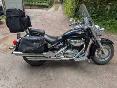 This is a great riding, amazing condition motorcycle This is the Boulevard C50 850cc 27,745 kilomete...