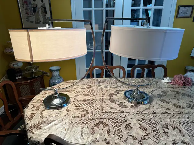 A PAIR OF LARGE ELEGANT ARK TABLE LAMPS in Indoor Lighting & Fans in Regina - Image 3