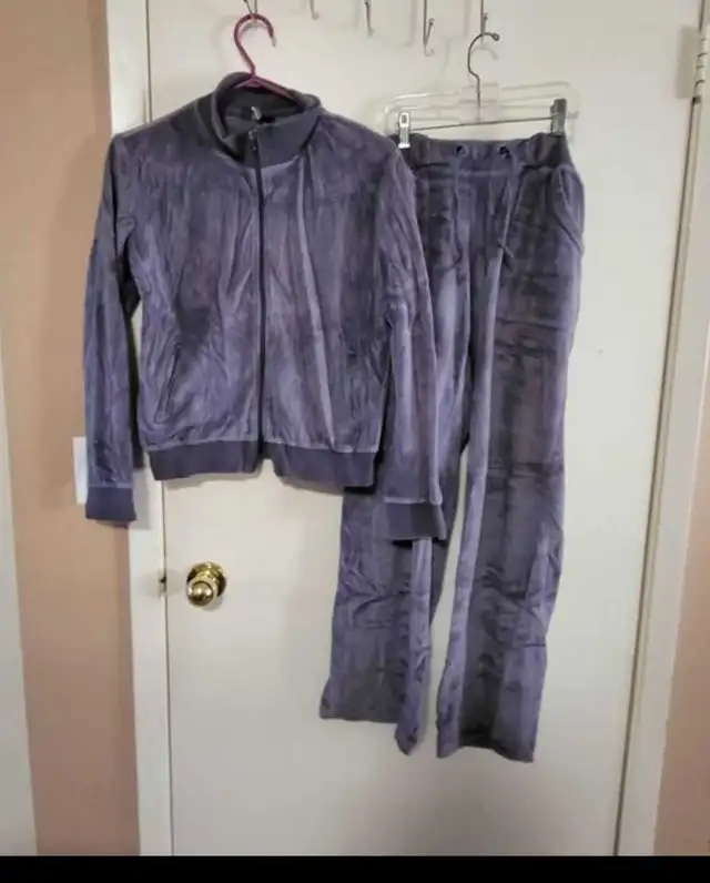Scandal Mauve Ladies Track Suit Size Medium
