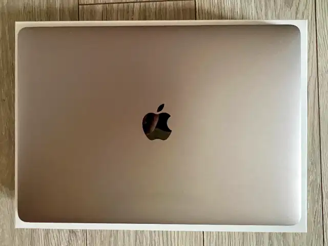 MacBook Pro 13-inch, 2018 in Laptops in City of Montréal - Image 4
