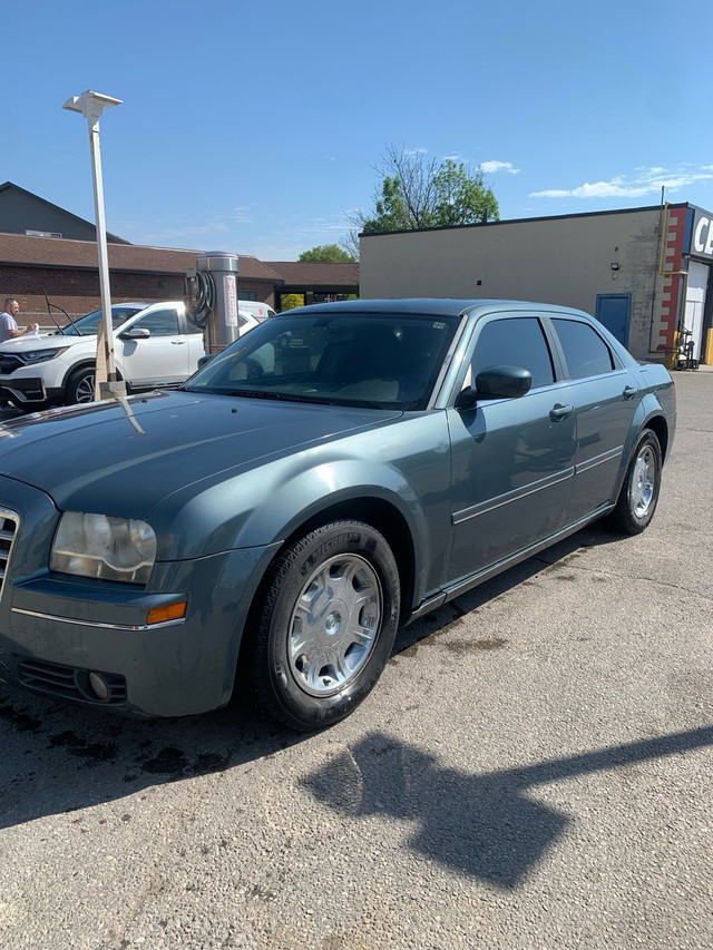 2005 Chrysler 300 in Cars & Trucks in Mississauga / Peel Region - Image 2