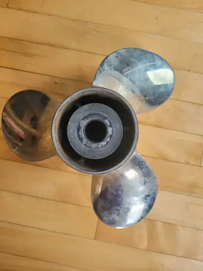 4.5" diameter at mounted end. 4" diameter at other end. 6.5" tall. Blades are 7" long. Diameter 19mm...