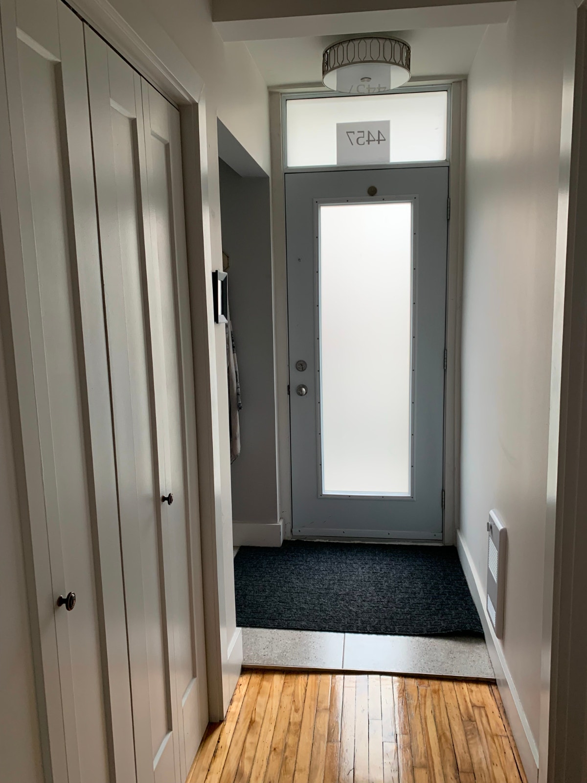1St Floor 4 1/2 renovated with backyard/parking available — photo 3