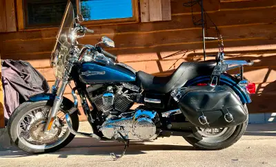 2012 Harley Davidson Dyna Super Glide FXDC. 35,900 kms. Excellent like new condition. 96 cubic inche...