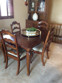 Dining room table 4 chairs solid wood