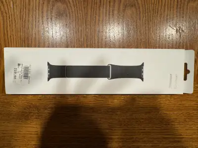 Apple Watch Authentic Leather Loop M Black, View more