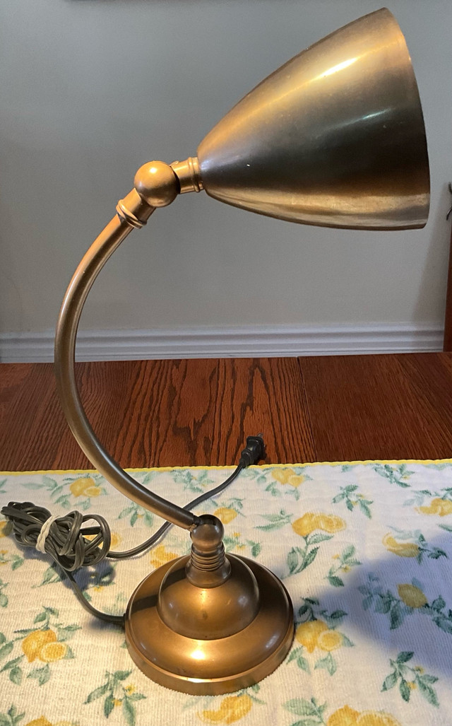 Vintage Brass/Table Lamp in Indoor Lighting & Fans in Owen Sound - Image 3