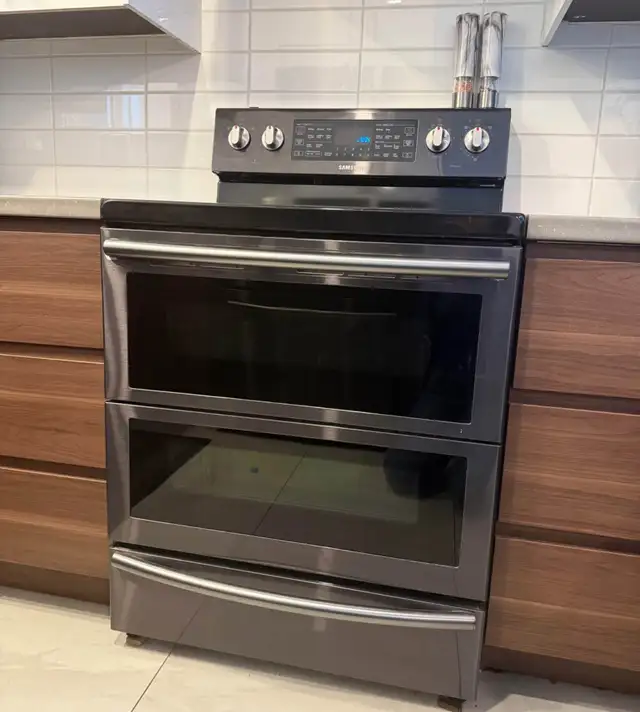 Livraison de laveuse-sécheuse Frigidaire et cuisinière aujourd'h in Stoves, Ovens & Ranges in City of Montréal - Image 8