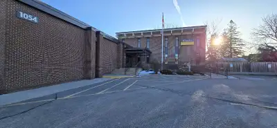 Bright, spacious rooms for rent. Space available for health practitioner in multidisciplinary practi...