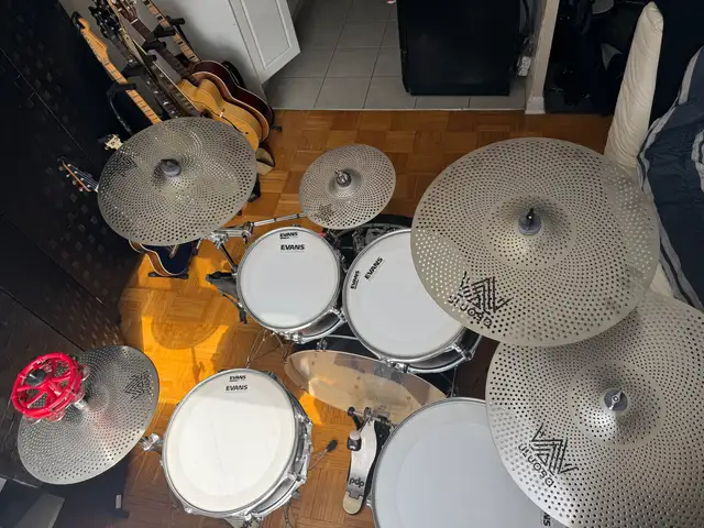 PDP (DW) Spectrum series 5 piece kit, cymbals, stands plus more in Drums & Percussion in City of Toronto - Image 3