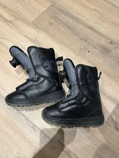 Ripzone Bolt Snowboard Boots - Size 2, View more