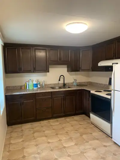 Rooms for rent in downtown Regina; fully furnished, all utilities included and wifi, laundry include...