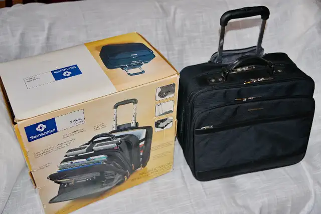 Samsonite Business Laptop Case in Box in Laptop Accessories in City of Toronto - Image 2