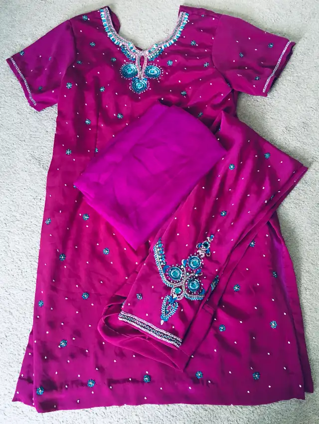 ROYAL PURPLE Punjabi Indian suit 3 pc medium in Women's - Dresses & Skirts in Cambridge - Image 2